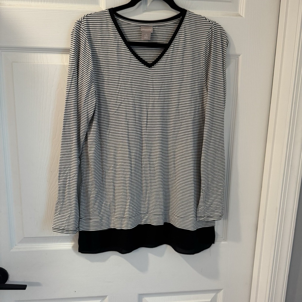 Chico's Size 0 ( Small )Black White Striped V-Neck Long Sleeve Shirt Chiffon Hem
